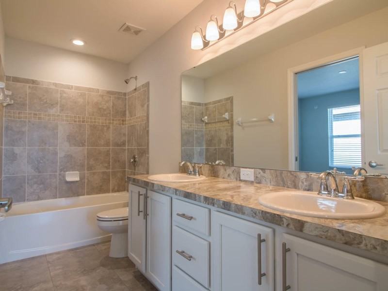 1097 Grantham Dr - Photo 6 of 11
