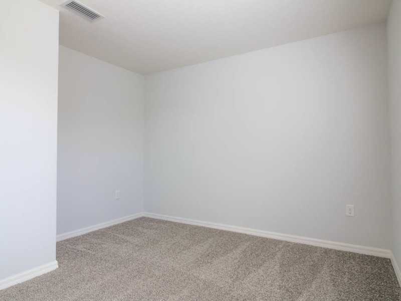 1097 Grantham Dr - Photo 7 of 11