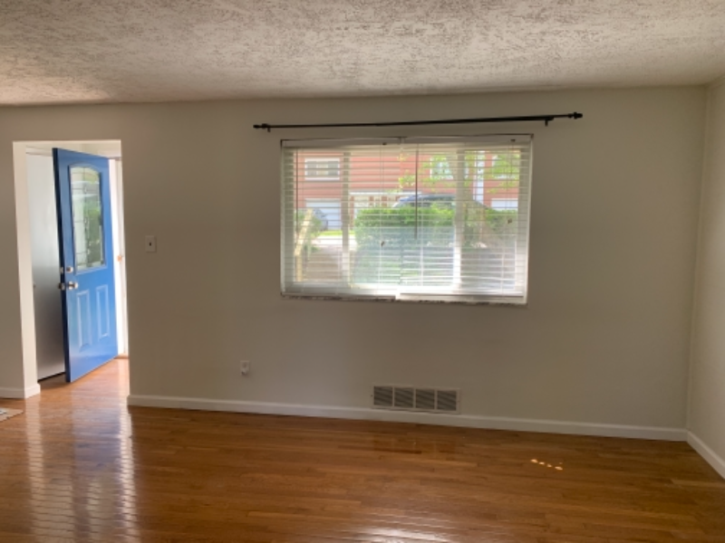1521 Dunluce Dr - Photo 4 of 21