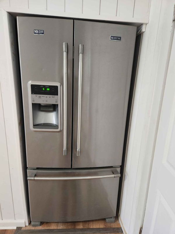540 Hall St #2 - Photo 5 of 13
