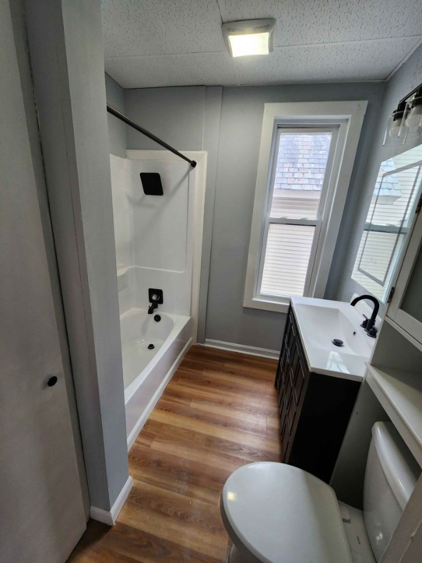 540 Hall St #2 - Photo 6 of 13