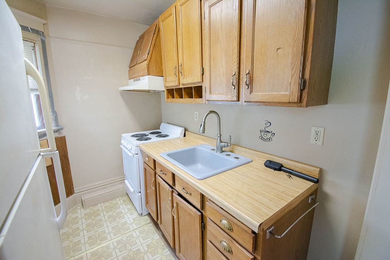 209 S Pearl St - Photo 5 of 21