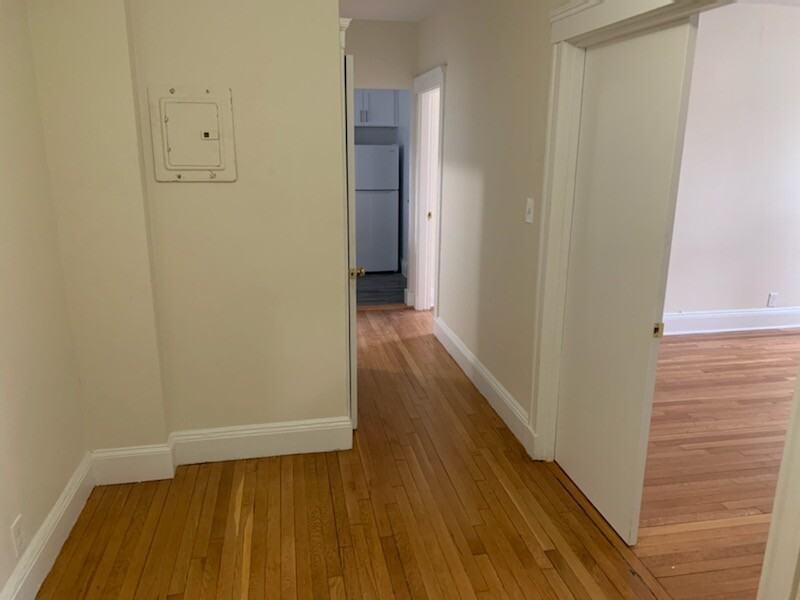 110 Washington Street - Photo 4 of 8