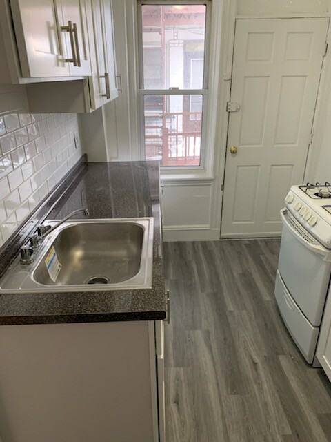 110 Washington Street - Photo 5 of 8