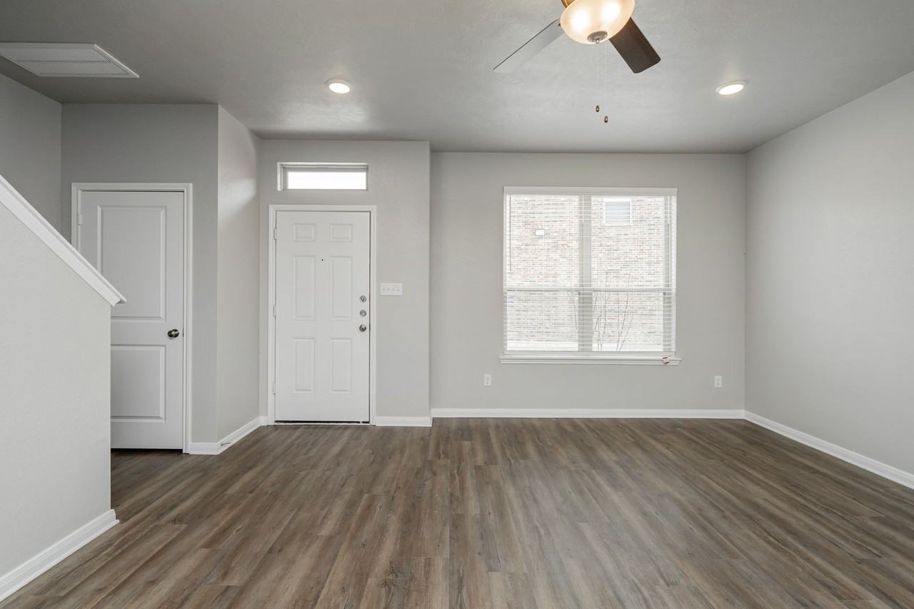 4089 Cross Park Dr #511 - Photo 4 of 43