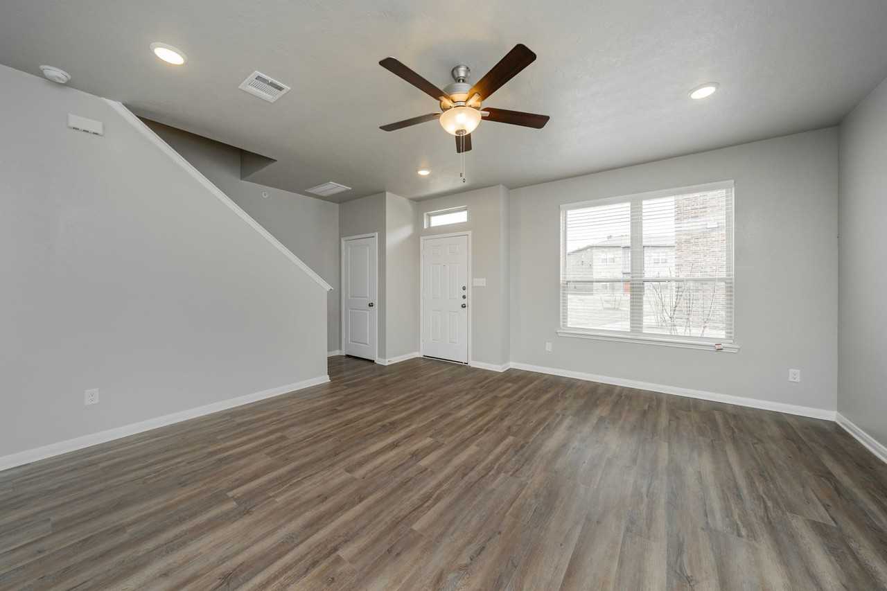 4089 Cross Park Dr #511 - Photo 5 of 43