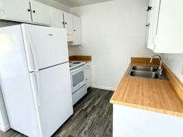 featured image of 4114 Oak Dr #8