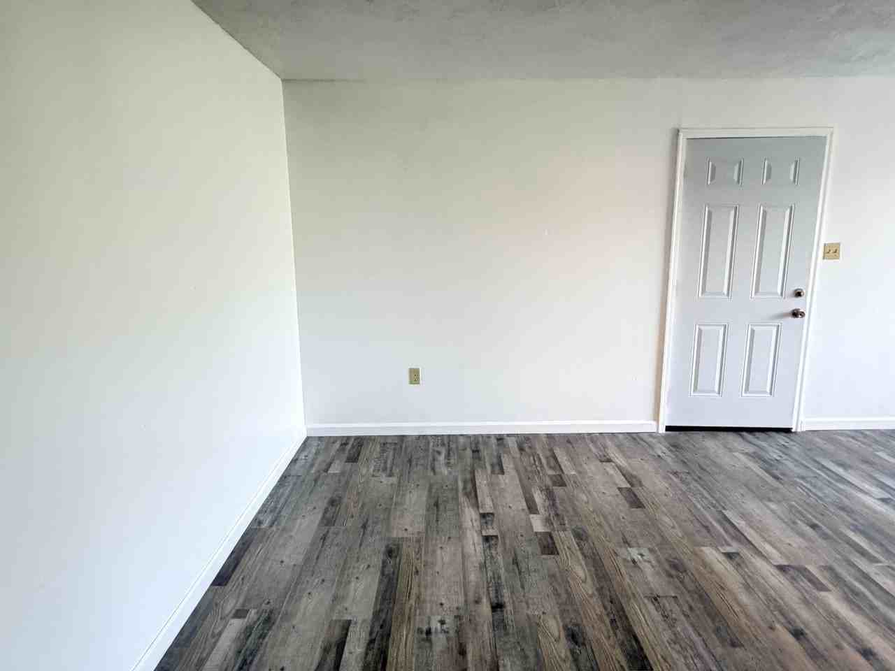 4114 Oak Dr #8 - Photo 4 of 13