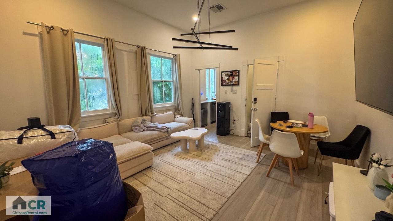 1133 1133 Pine Street - 7212 - 7214 Oak Street - 7214 Oak #B - Photo 3 of 18