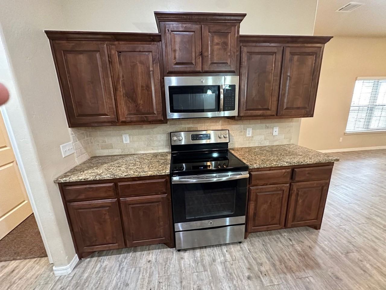 6311 Mayer Ct - Photo 4 of 20