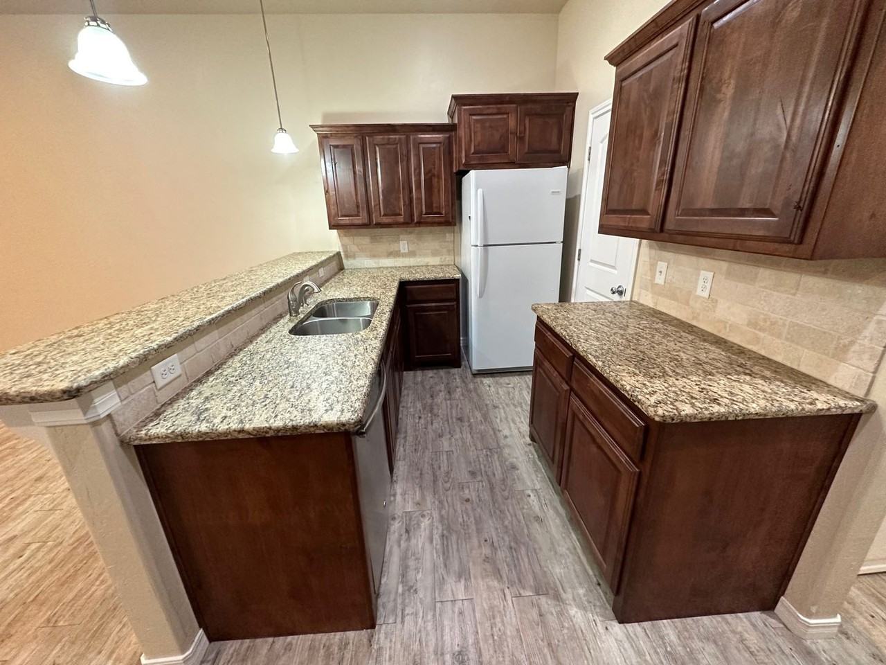 6311 Mayer Ct - Photo 5 of 20