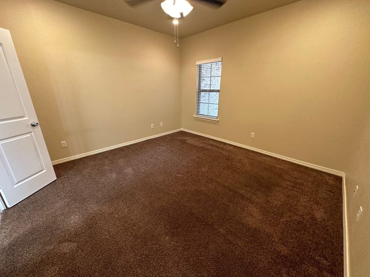 6311 Mayer Ct - Photo 7 of 20