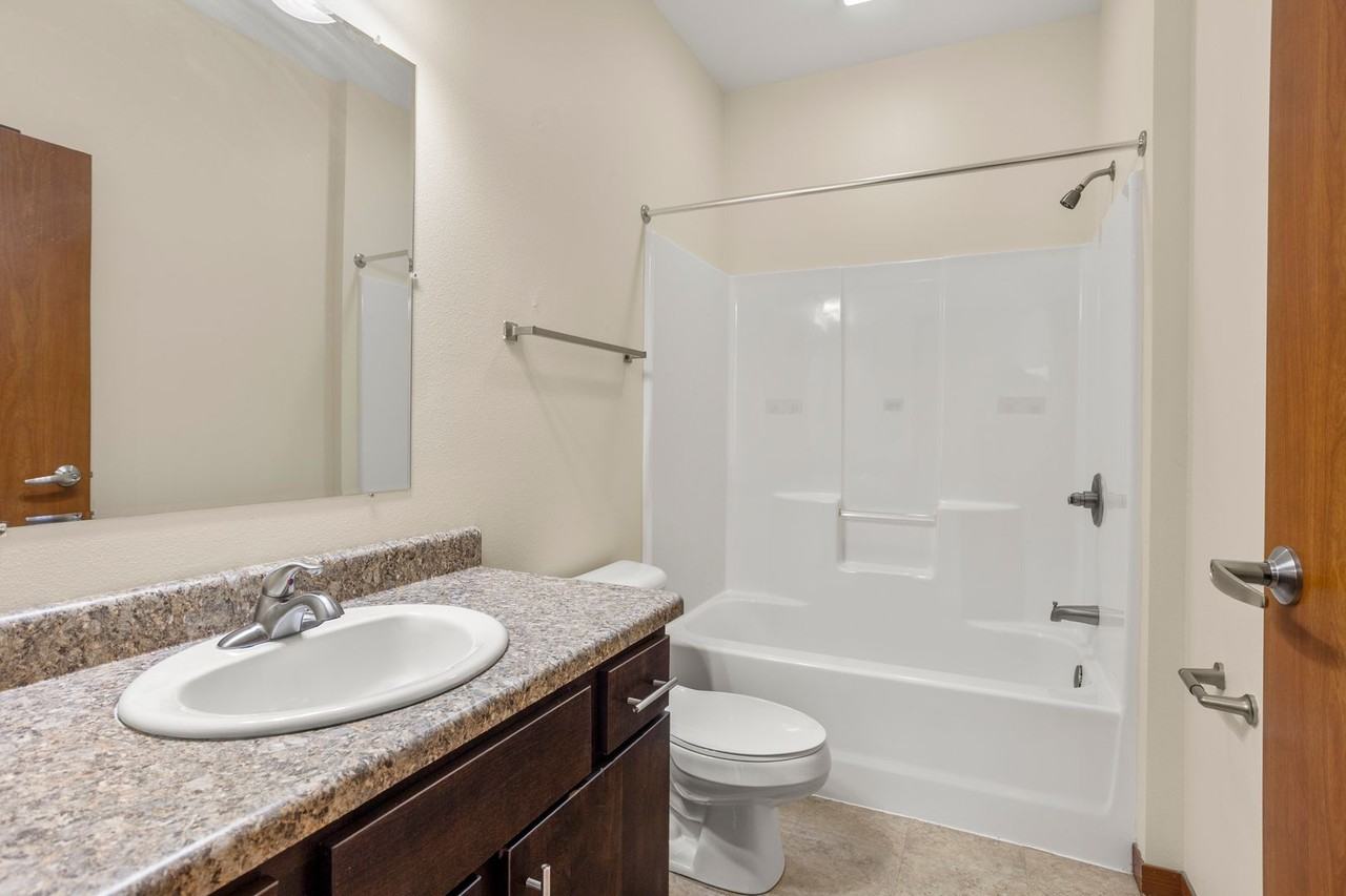 Zimmerman Apartments - Photo 4 of 21