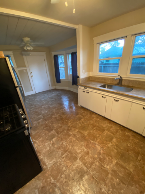 409 Cedar Ave - Photo 3 of 14