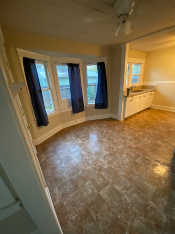 409 Cedar Ave - Photo 4 of 14