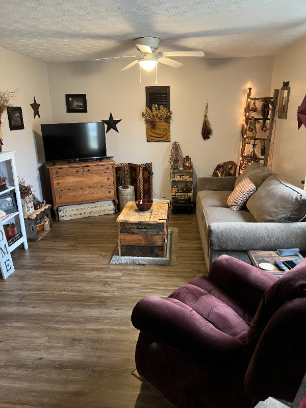 520 Buckeye St #D - Photo 3 of 24