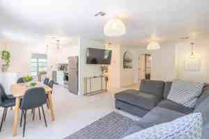 featured image of 2041 Monroe Ave