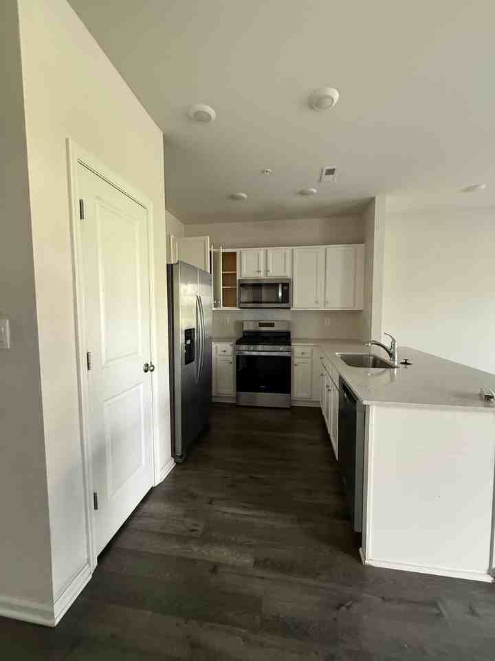 392 Trego Ave - Photo 5 of 14