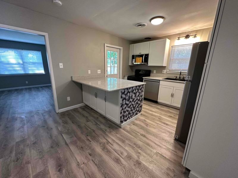 1509 Camilla Rd - Photo 5 of 23