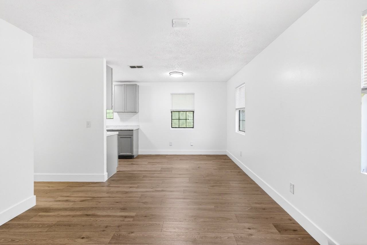 1711 Roseberry Ln - Photo 7 of 25