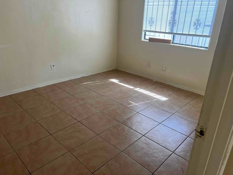3430 N Fontana Ave #1 - Photo 4 of 13
