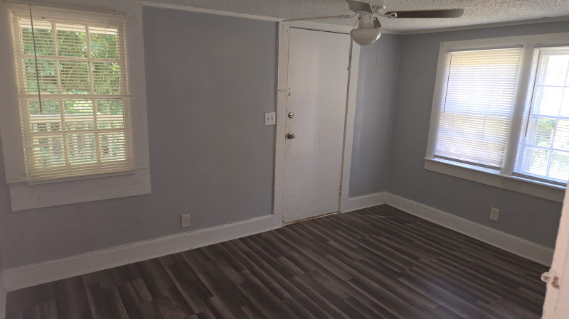 122 Hillside Dr - Photo 4 of 7