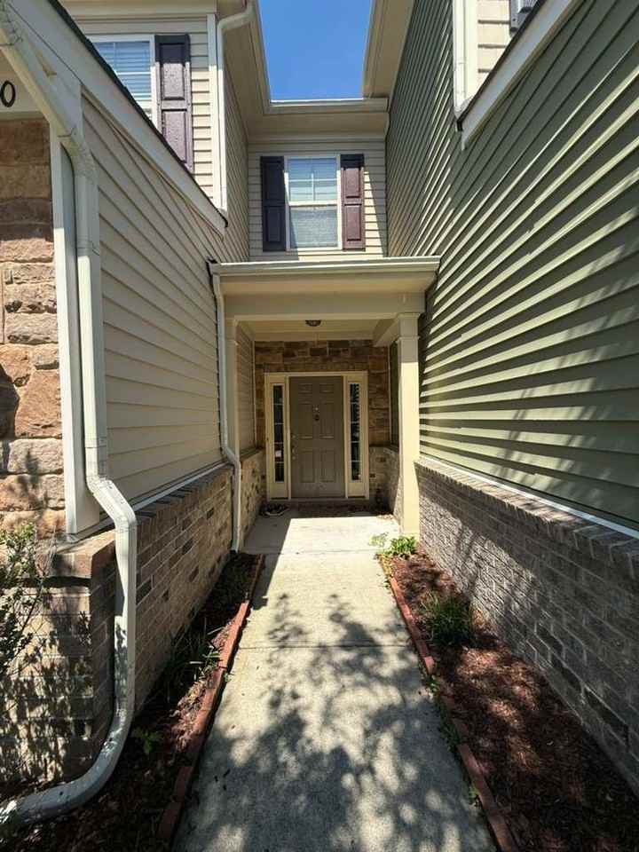 530 Whitworth Ln - Photo 2 of 19