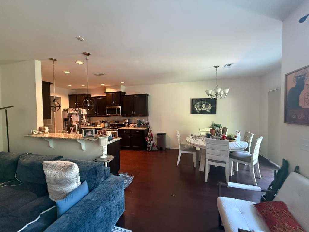 530 Whitworth Ln - Photo 5 of 19