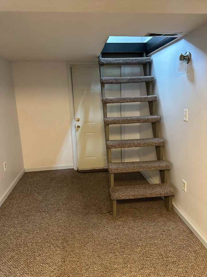 561 S 43rd St - Photo 4 of 9