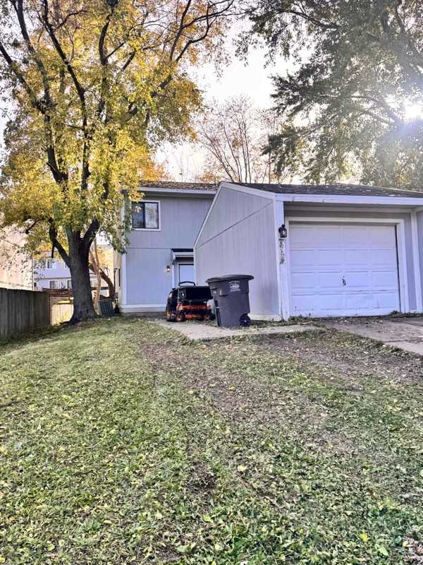 1921 E Bell Ave - Photo 3 of 8