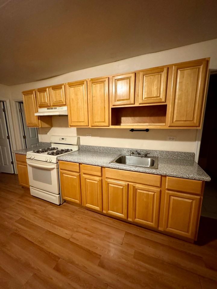 86 Cedar St - Photo 2 of 12