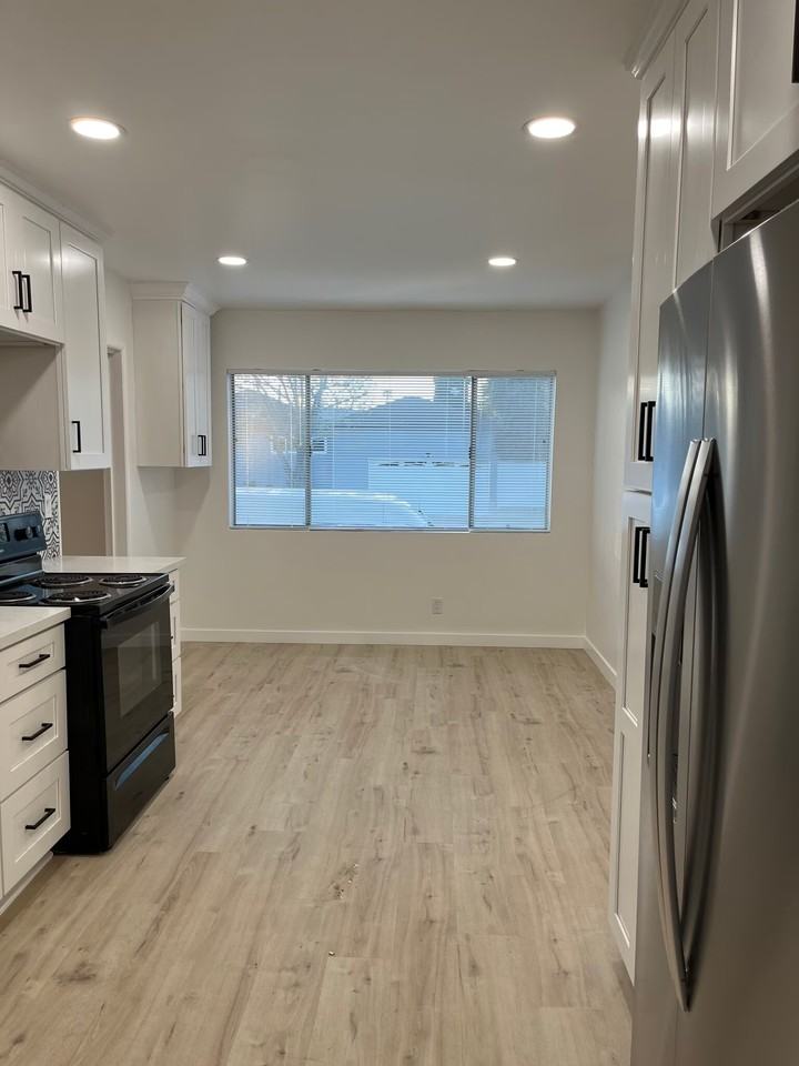 7600 Goddard Avenue - Photo 3 of 16