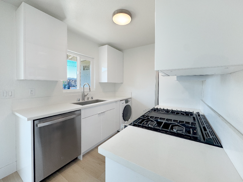 776 W Wilson St #C - Photo 2 of 11