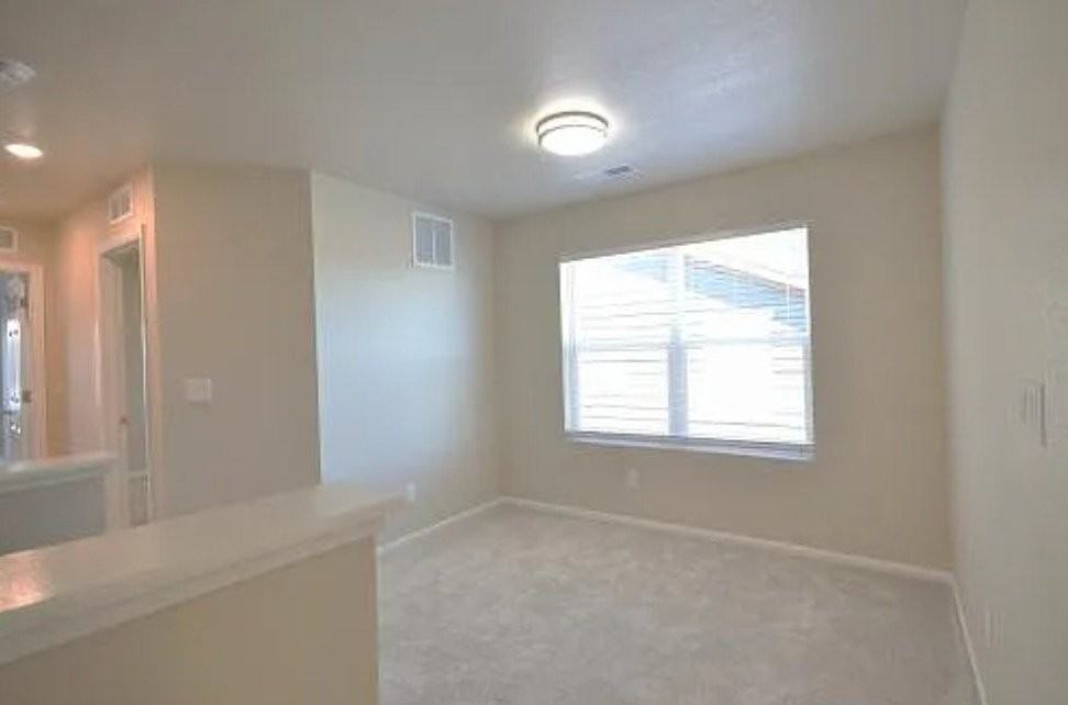 8204 S Trails Edge Ct - Photo 7 of 12