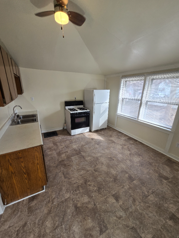 3122 N 42nd St - Photo 6 of 8