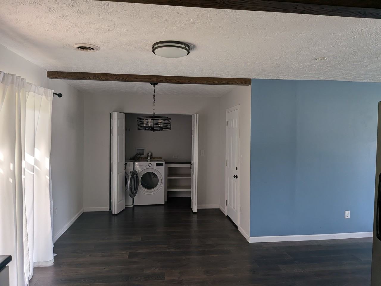 216 Kansas Dr - Photo 3 of 15