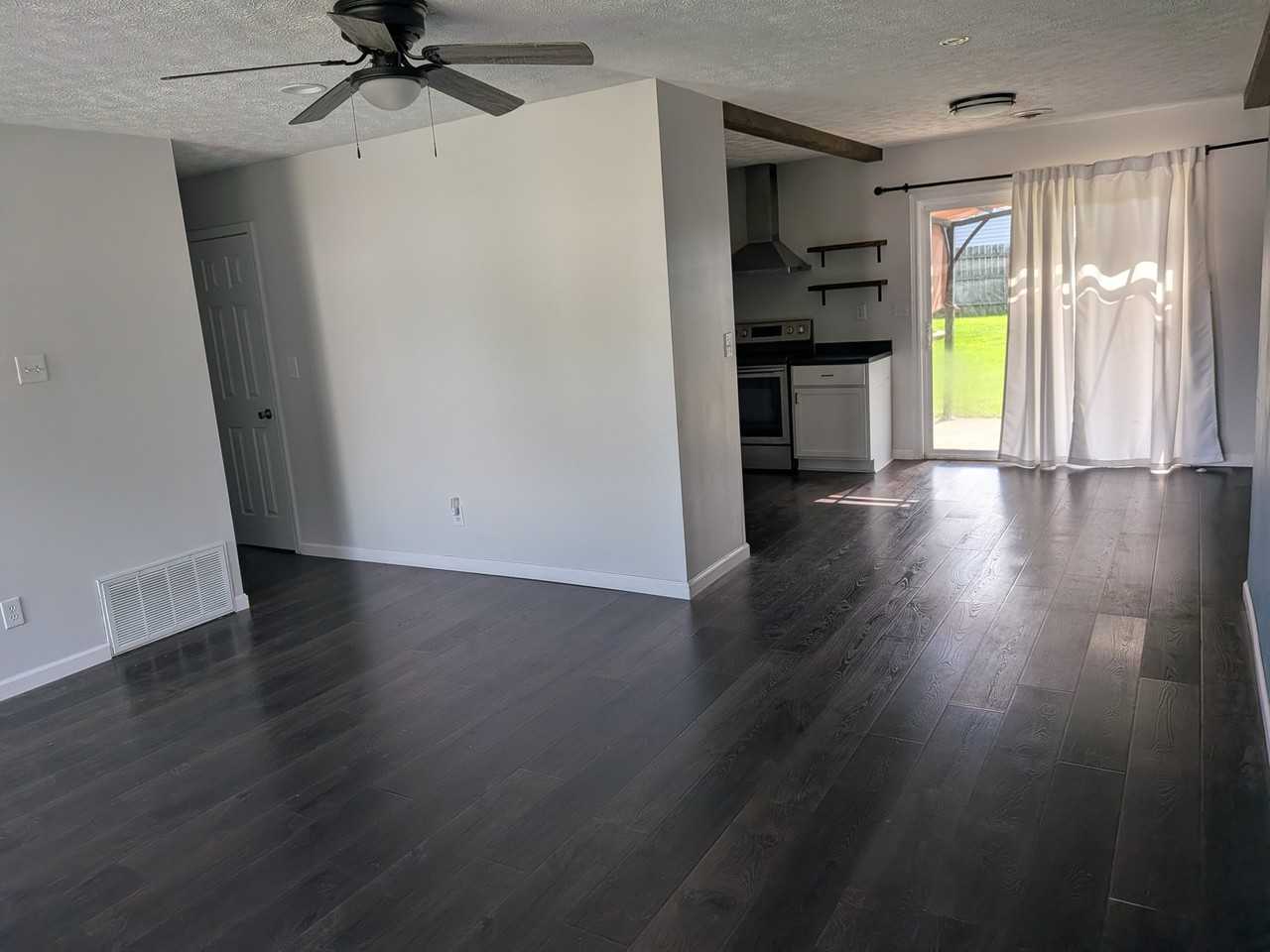 216 Kansas Dr - Photo 6 of 15