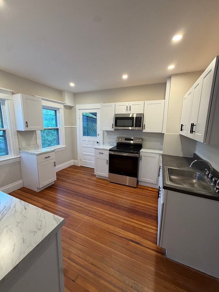 68 W Notre Dame St #B - Photo 6 of 6