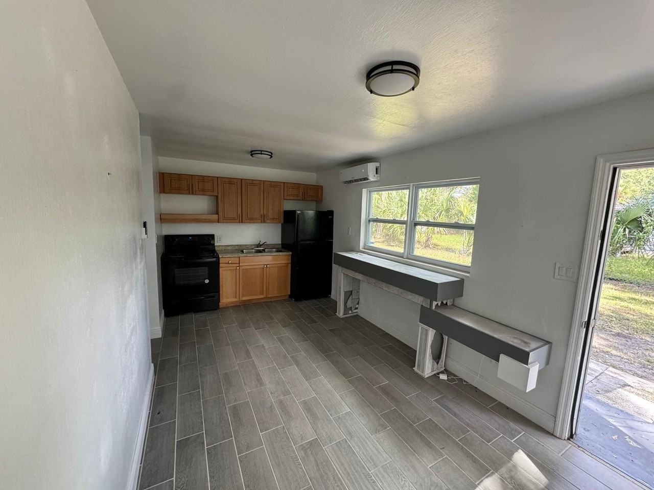 4421 N Clark Ave #A - Photo 4 of 10
