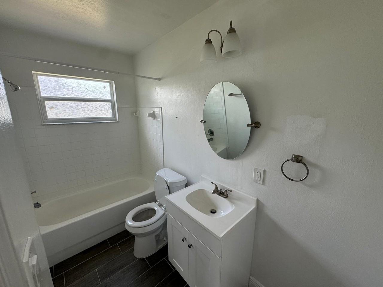 4421 N Clark Ave #A - Photo 5 of 10