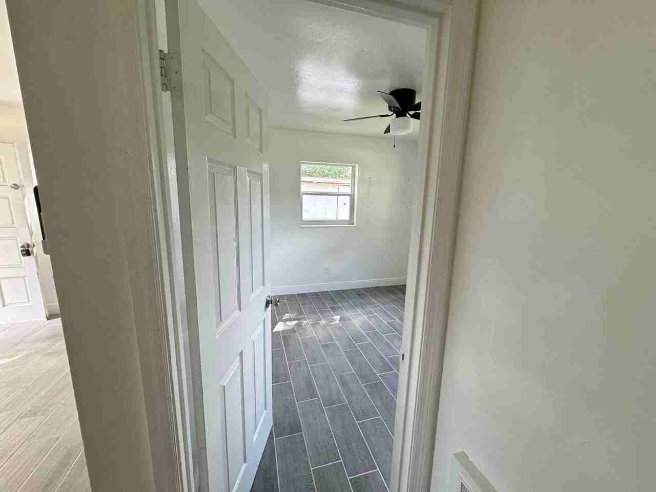 4421 N Clark Ave #A - Photo 7 of 10