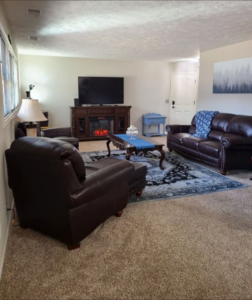 Woodcrest Condos - Photo 3 of 12