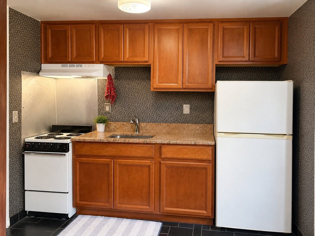 383 Oxford St #4 - Photo 5 of 10