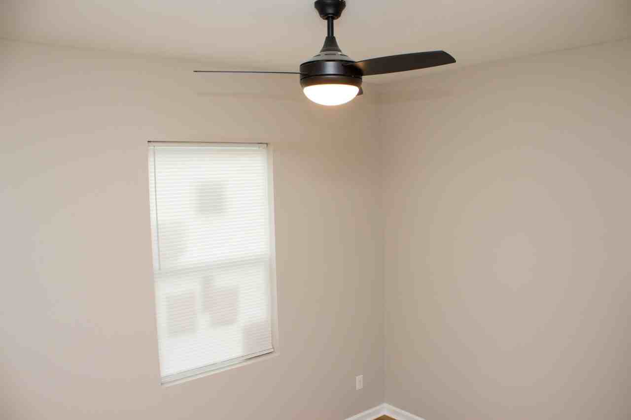2109 Singleton St - Photo 7 of 20