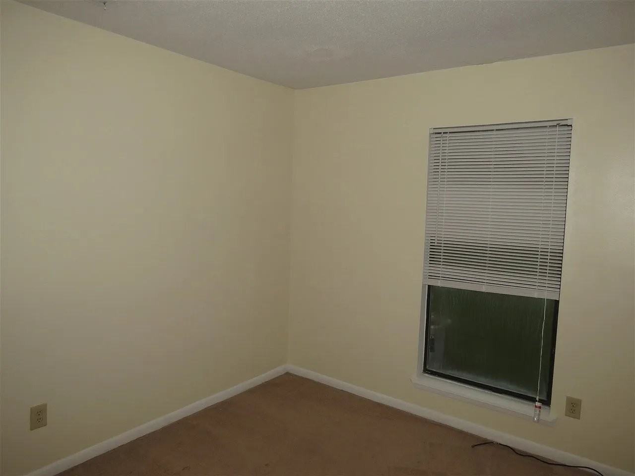 228 Yaupon Dr #230 - Photo 2 of 7