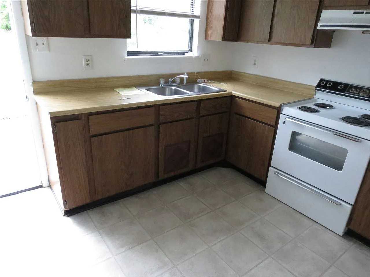 228 Yaupon Dr #230 - Photo 5 of 7