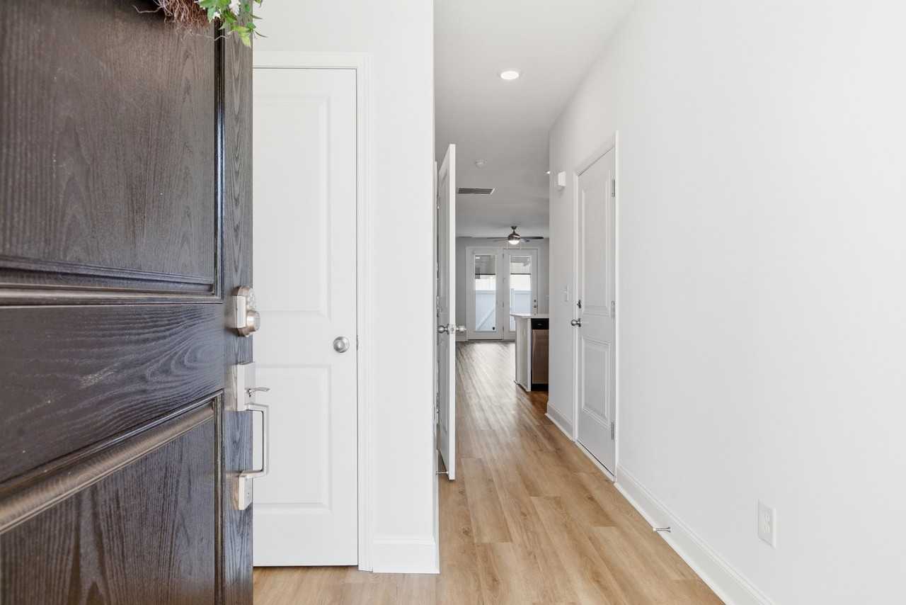 38 Red Horse Way - Photo 3 of 20