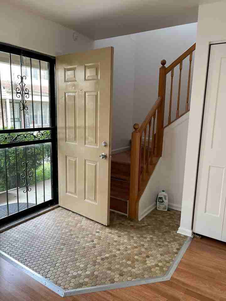 2312 N Nagle Ave - Photo 5 of 29