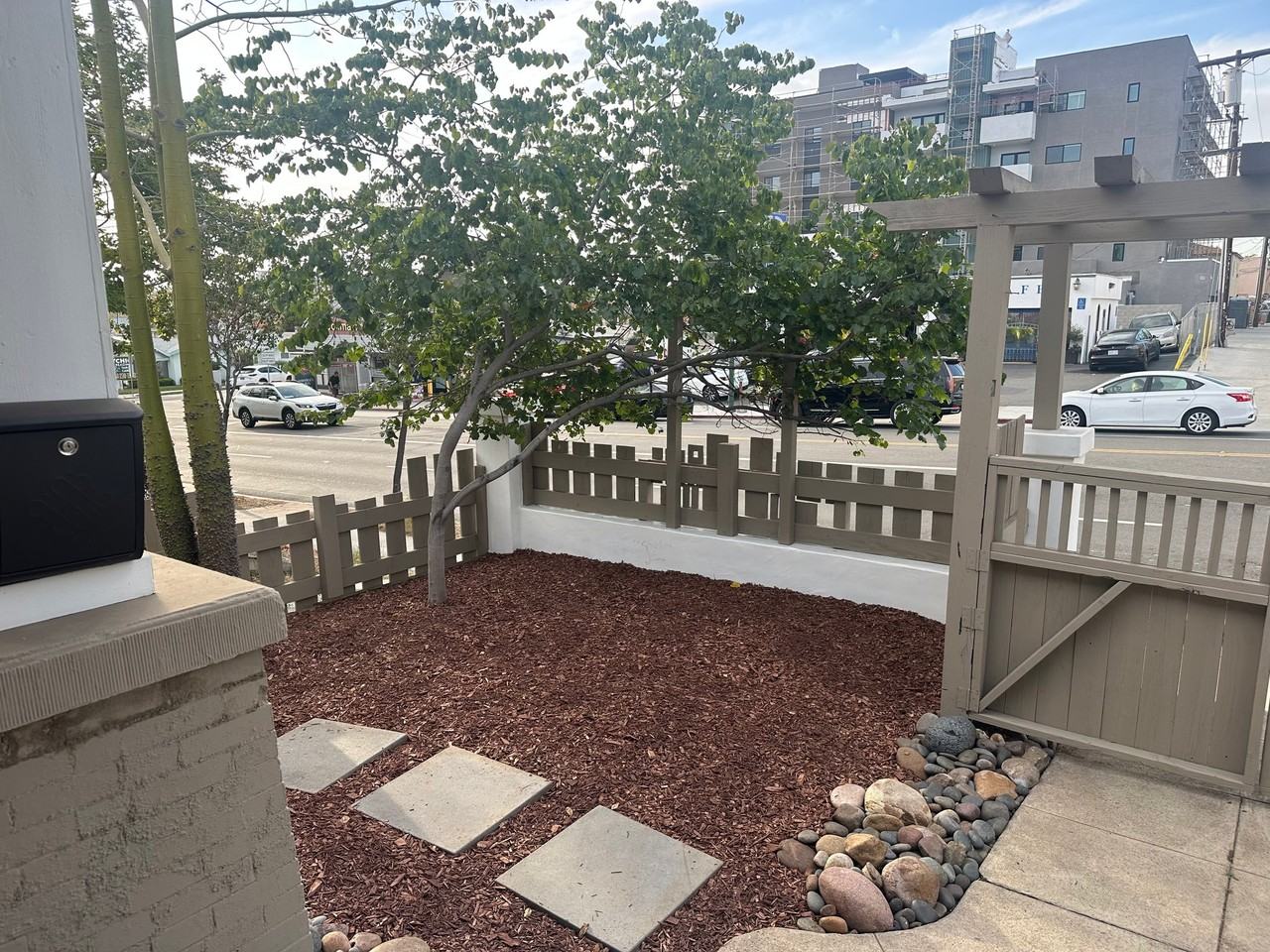 2331 University Ave - Photo 3 of 15