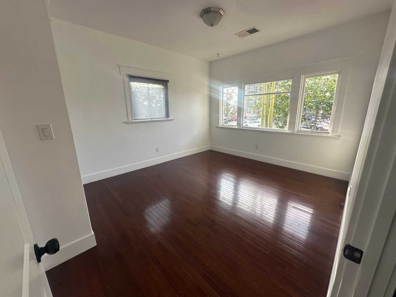2331 University Ave - Photo 5 of 15